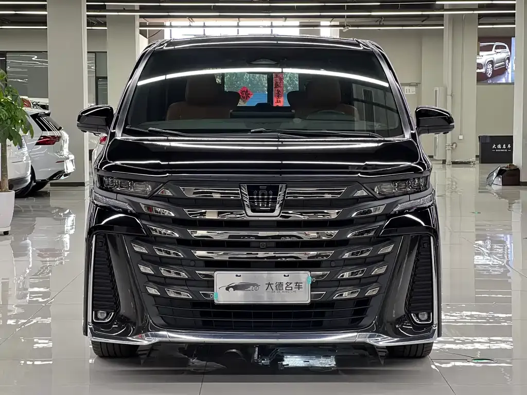 Toyota Vellfire — фото 2