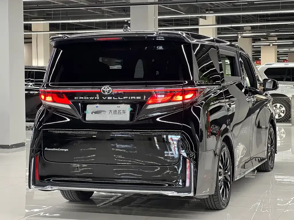 Toyota Vellfire — фото 9