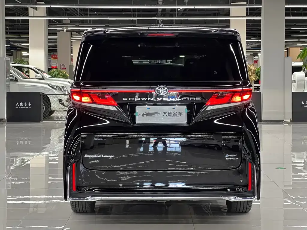 Toyota Vellfire — фото 5