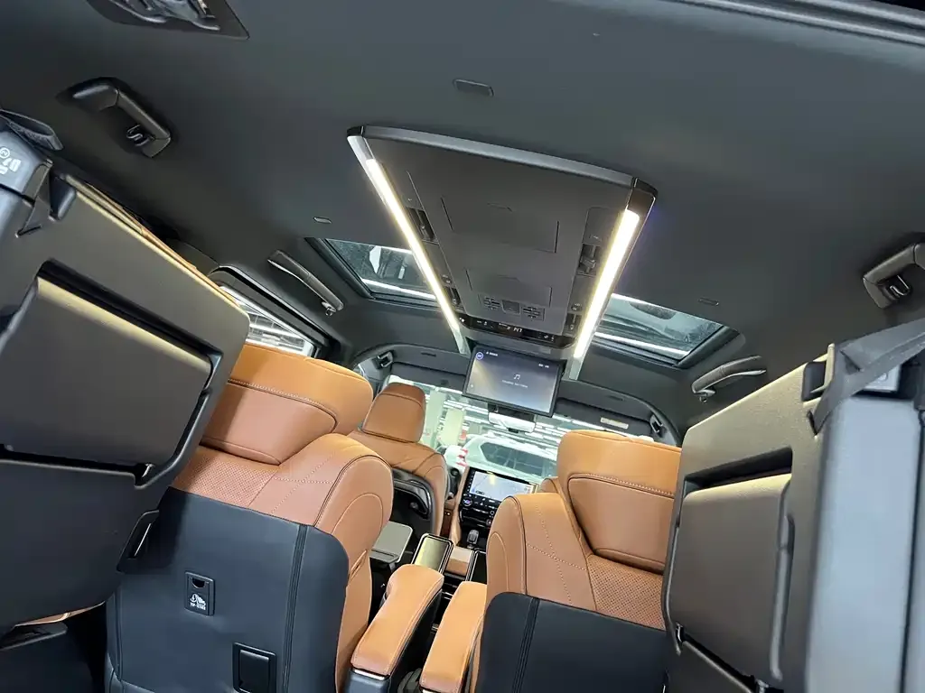 Toyota Vellfire — фото 3