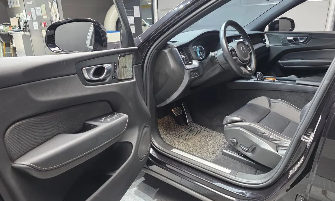 Volvo XC60 2021 из KR, фото 9