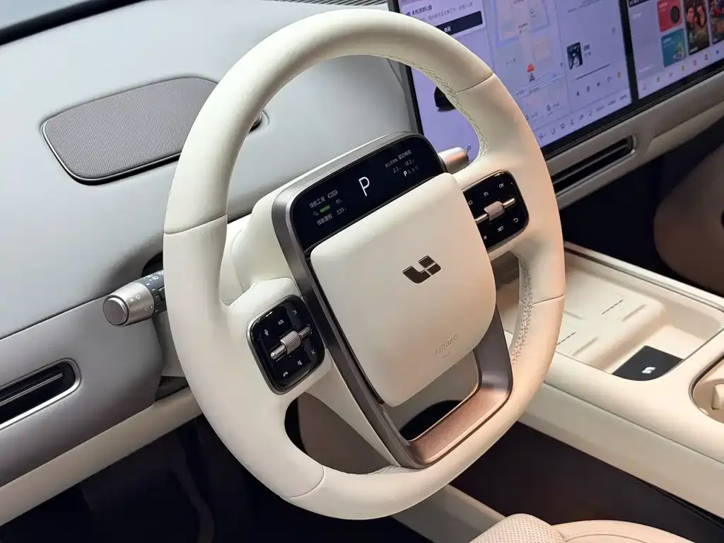 Li Auto i6 — фото 4