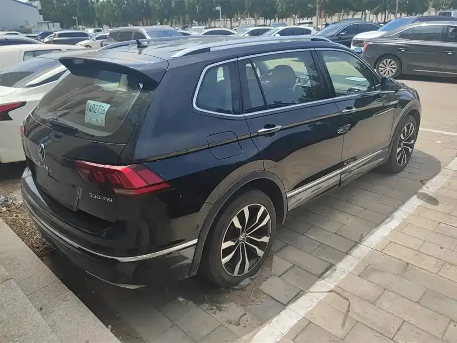 Volkswagen Tiguan L — фото 9
