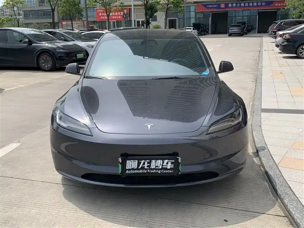 Tesla Model 3 — фото 9