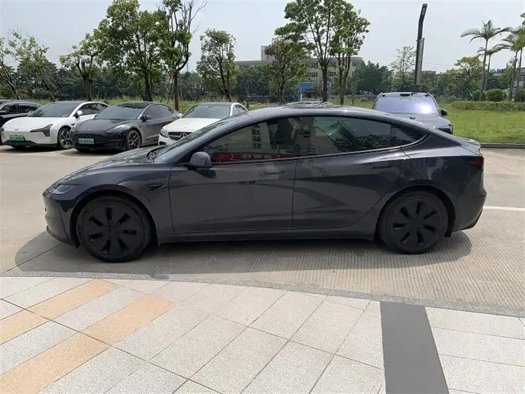 Tesla Model 3 — фото 3