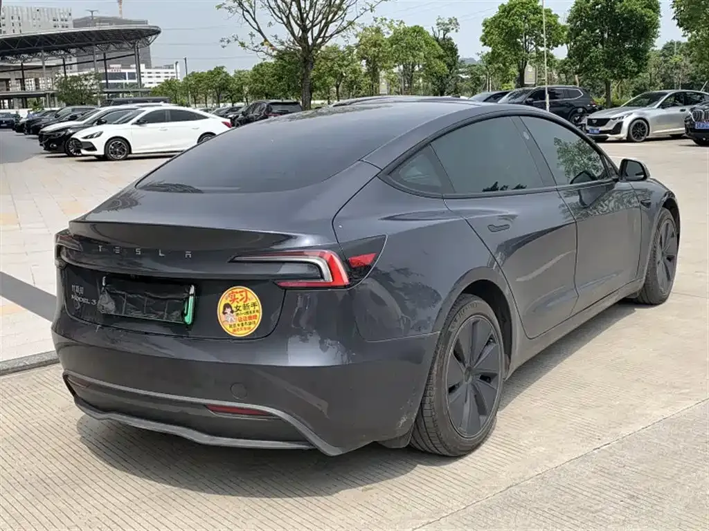 Tesla Model 3 — фото 4