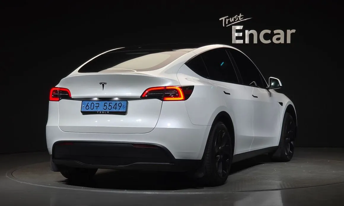 Tesla Model Y — фото 4