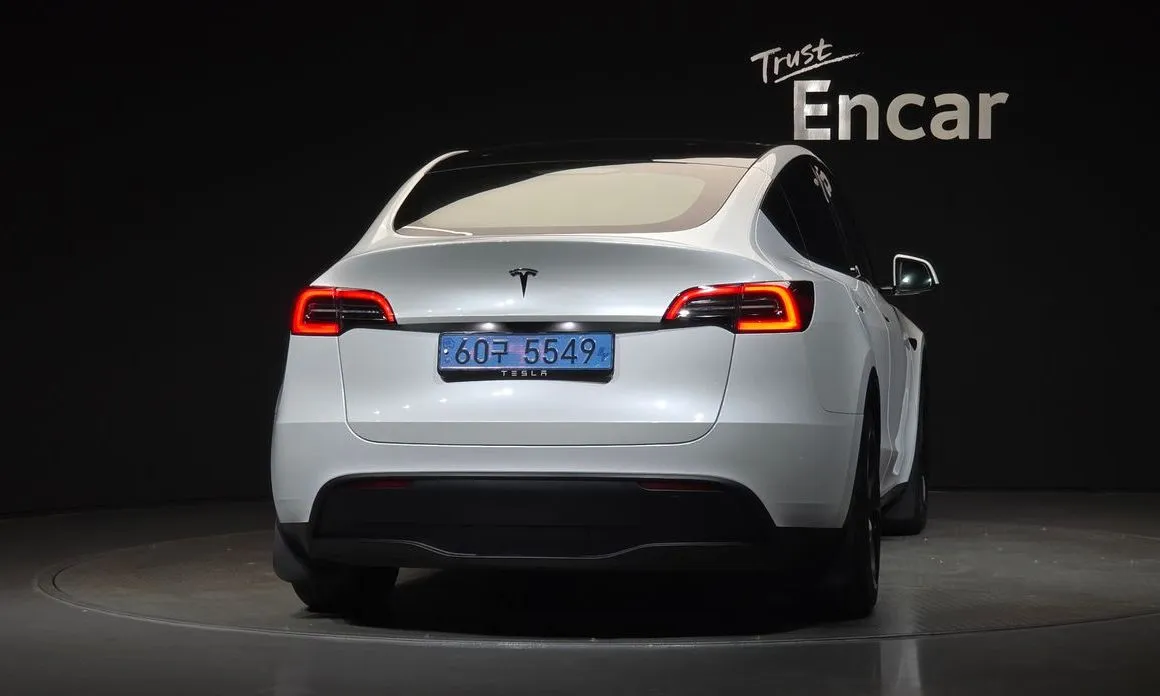 Tesla Model Y — фото 5