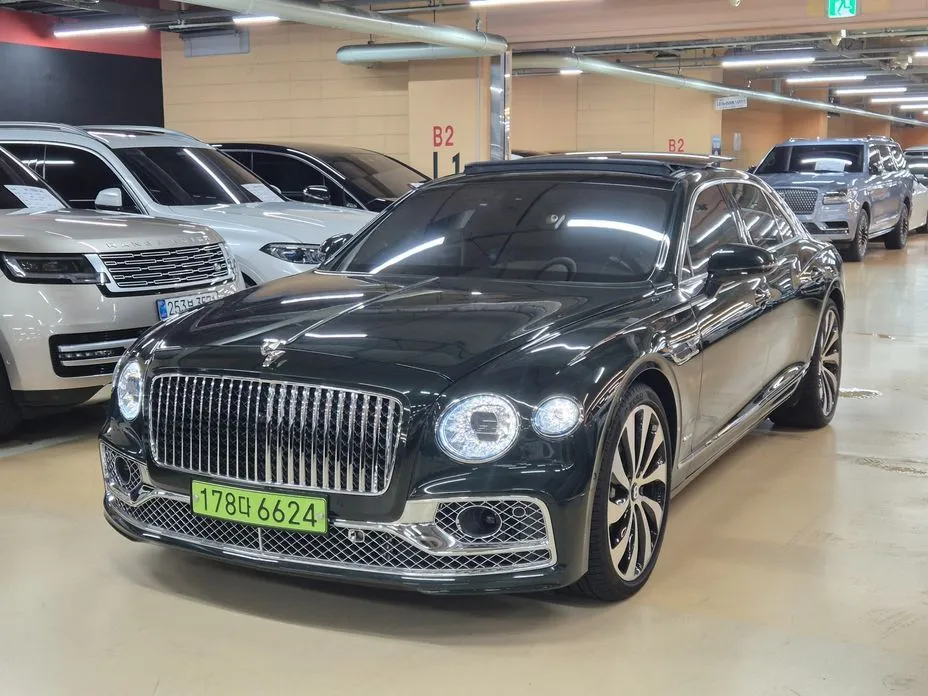 Bentley Flying Spur — фото 1