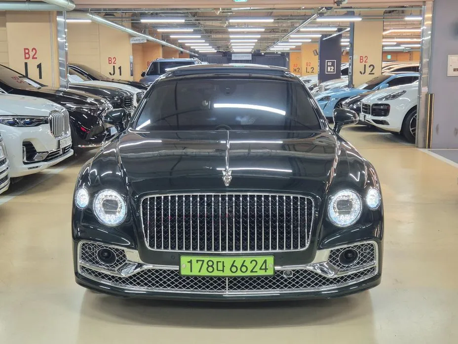 Bentley Flying Spur — фото 8