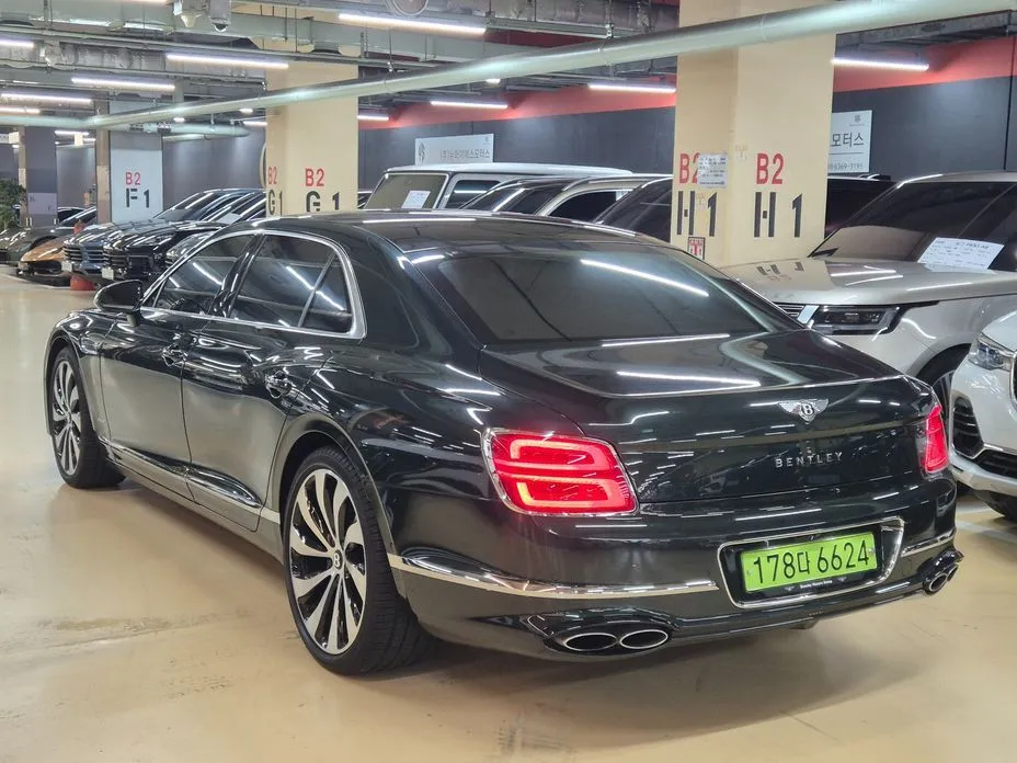 Bentley Flying Spur — фото 7