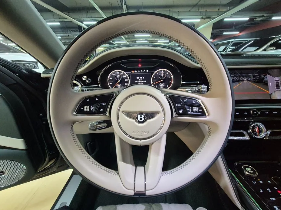 Bentley Flying Spur — фото 4