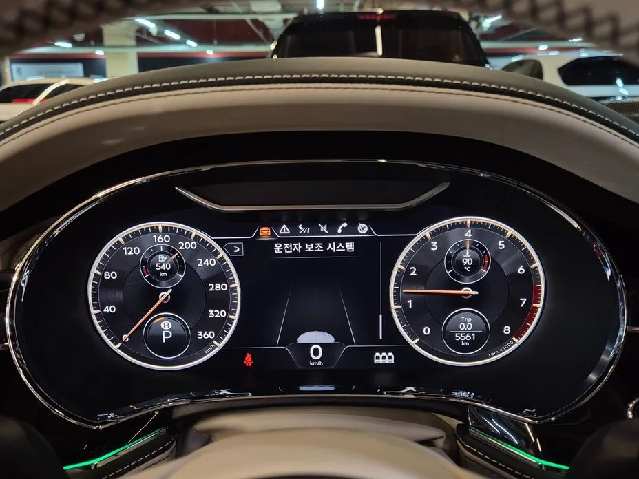 Bentley Flying Spur — фото 2