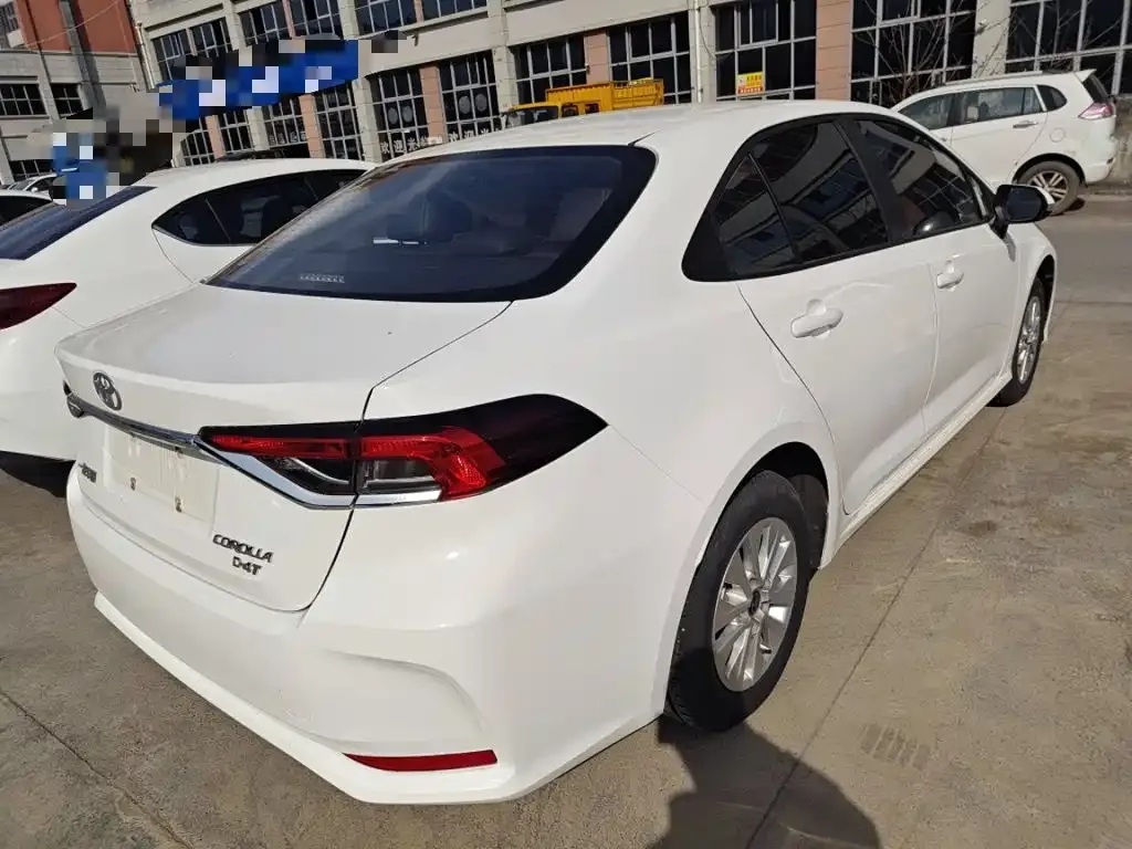 Toyota Corolla — фото 2