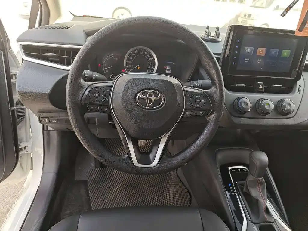 Toyota Corolla — фото 4