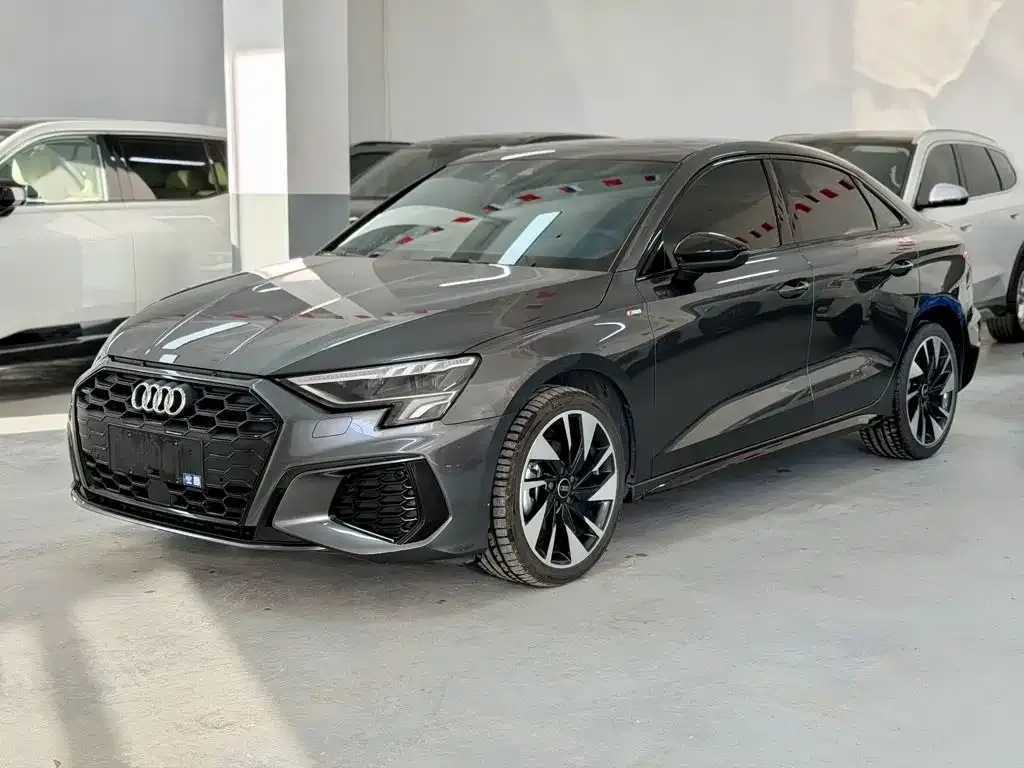 Audi A3 — фото 1
