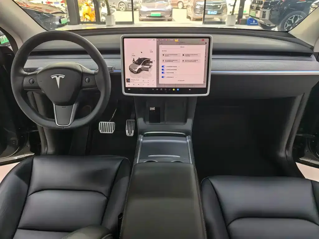 Tesla Model Y — фото 3