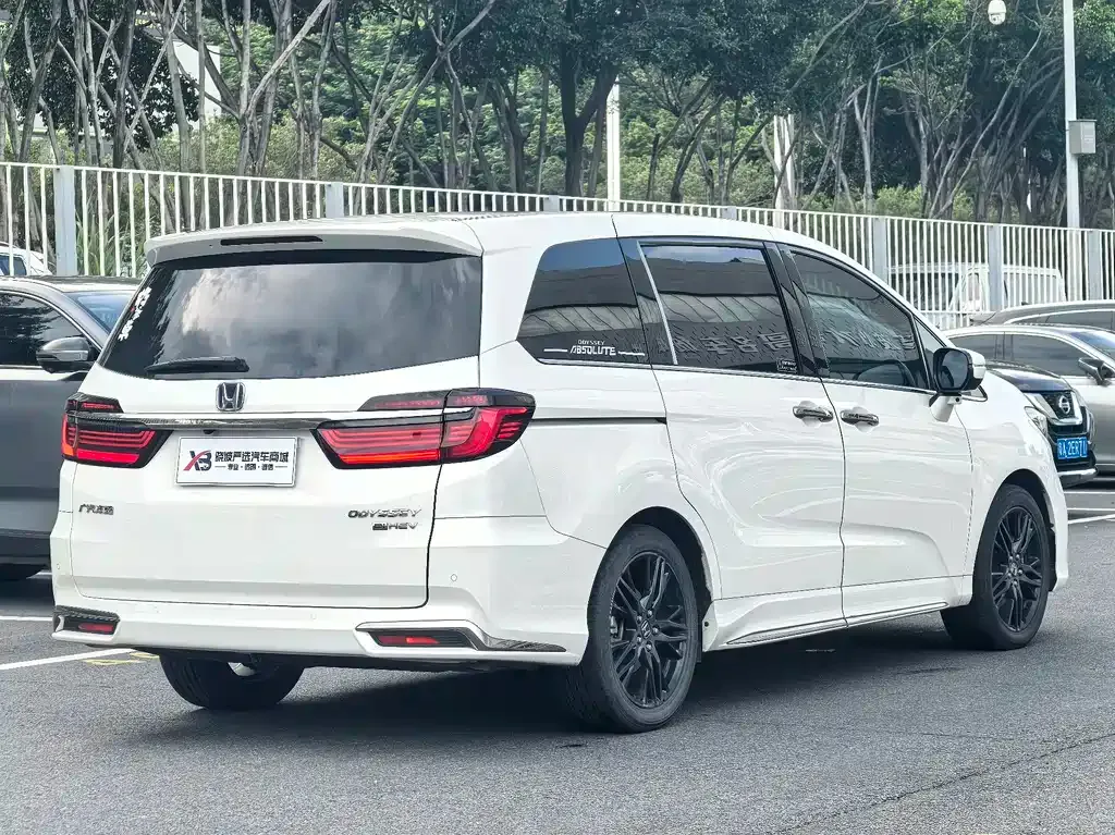 Honda Odyssey — фото 10