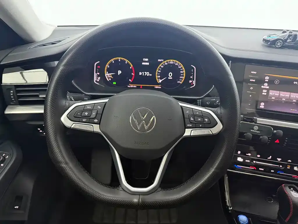 Volkswagen Passat — фото 3