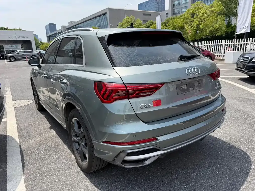 Audi Q3 — фото 10