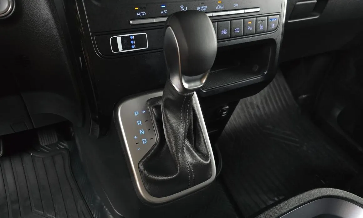 Hyundai Staria — фото 4