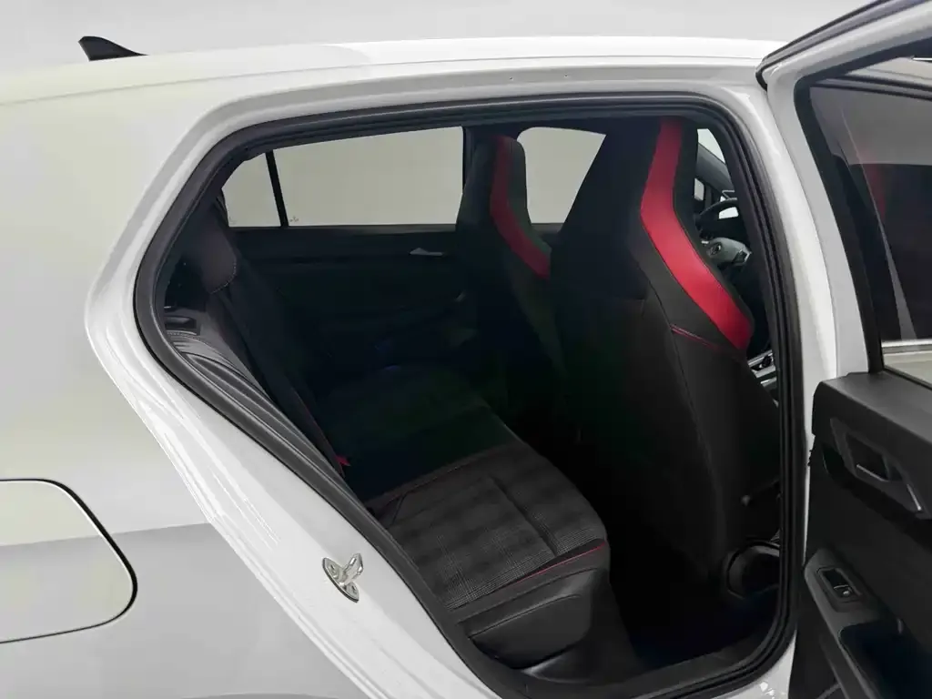 Volkswagen Golf GTI — фото 3