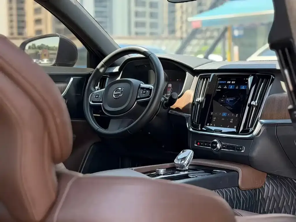Volvo S90 — фото 2