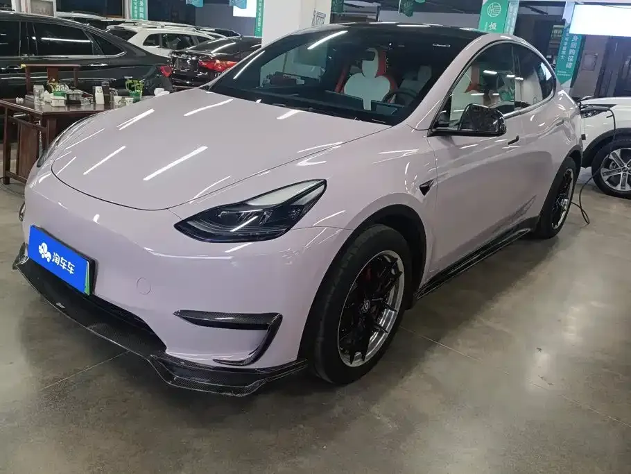 Tesla Model Y — фото 1