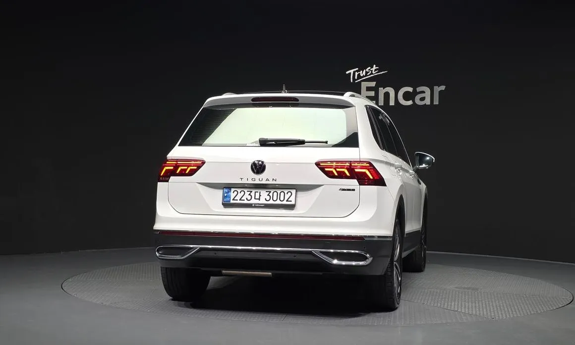Volkswagen Tiguan — фото 8