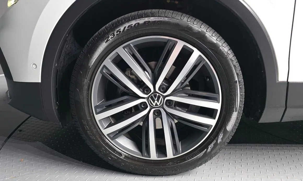 Volkswagen Tiguan — фото 4