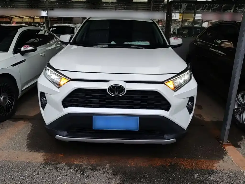 Toyota RAV4 — фото 6