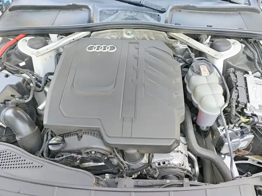 Audi A4L — фото 10