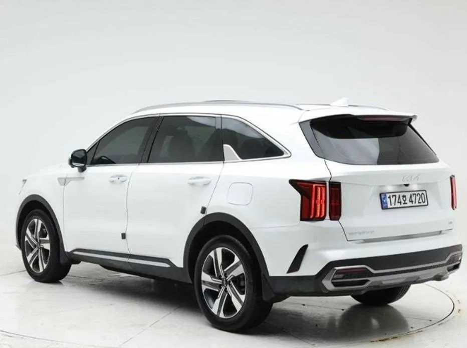 Kia Sorento — фото 7