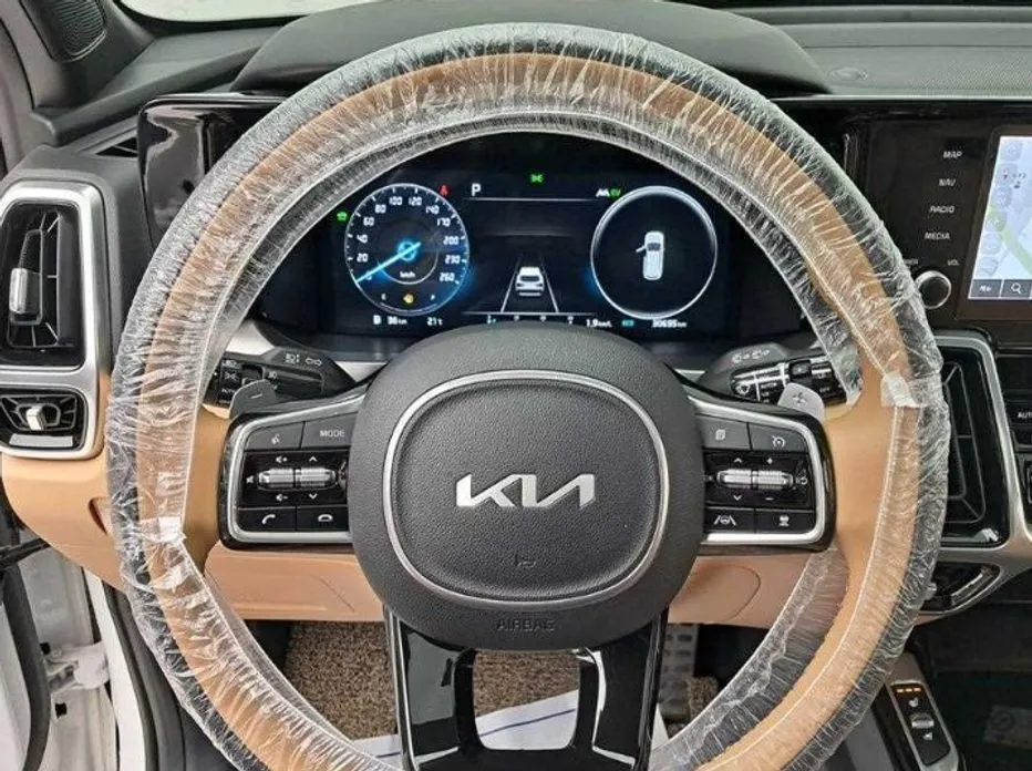 Kia Sorento — фото 10