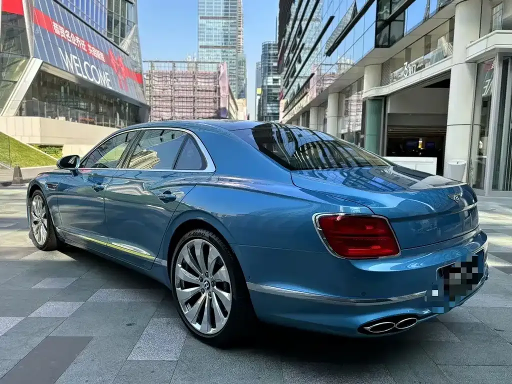 Bentley Flying Spur — фото 9