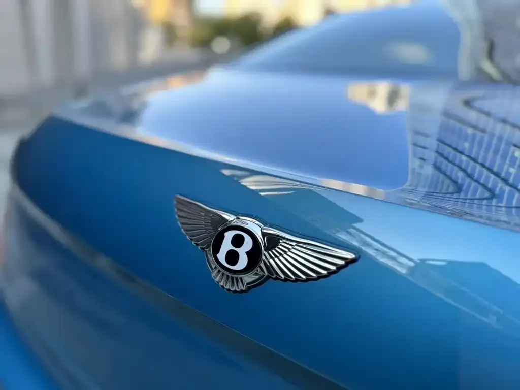 Bentley Flying Spur — фото 4