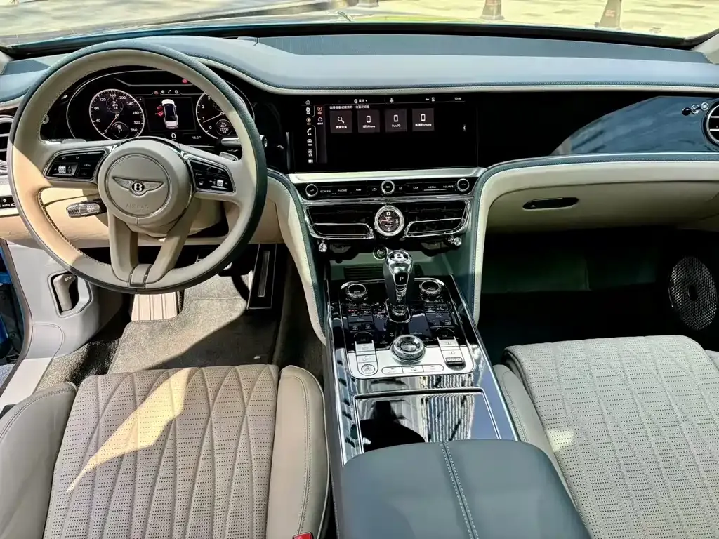 Bentley Flying Spur — фото 8