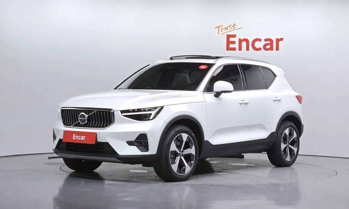 Volvo XC40 — фото 1