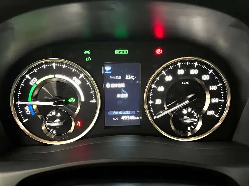 Toyota Alphard — фото 6
