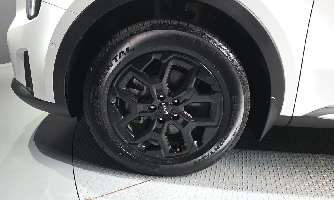 Kia Sorento — фото 9