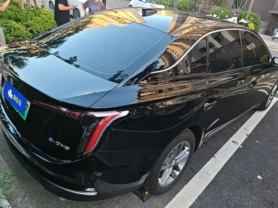 Hongqi E-QM5 — фото 10