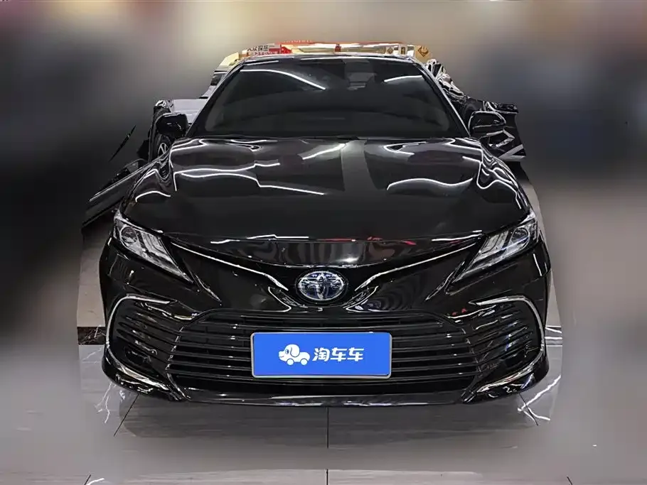 Toyota Camry — фото 3