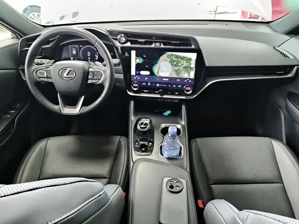Lexus RZ — фото 10