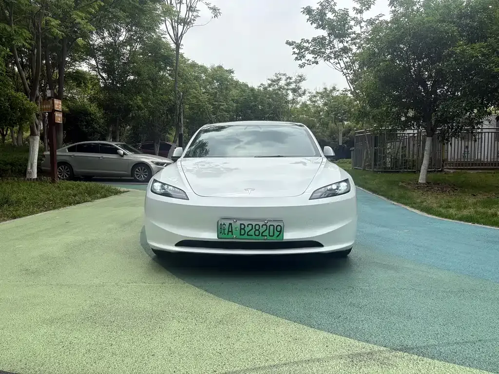 Tesla Model 3 — фото 9