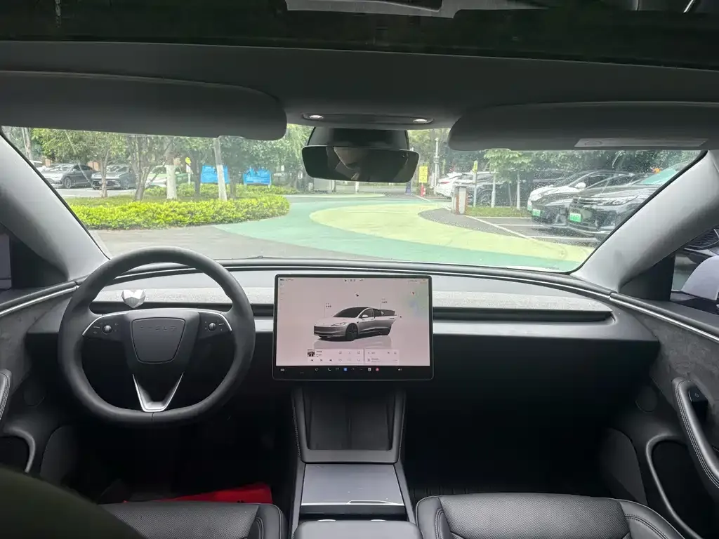Tesla Model 3 — фото 2