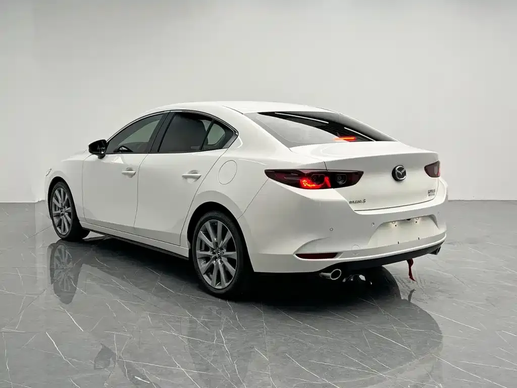 Mazda 3 Axela — фото 5