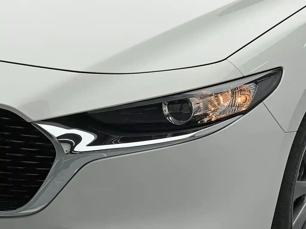 Mazda 3 Axela — фото 7