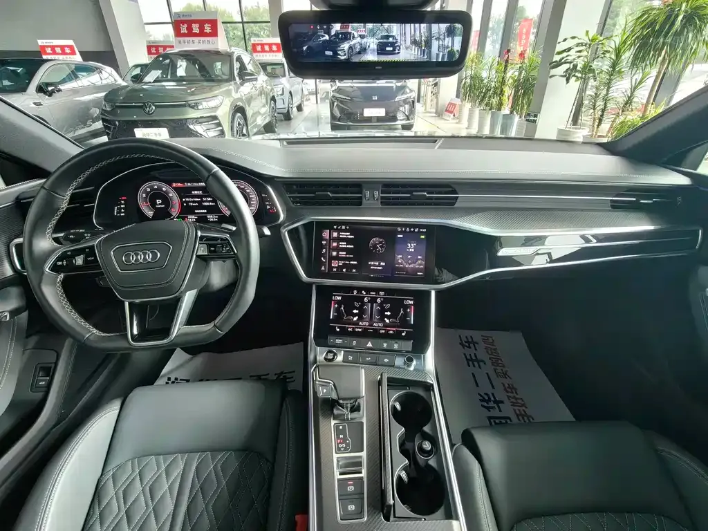 Audi A7L — фото 10