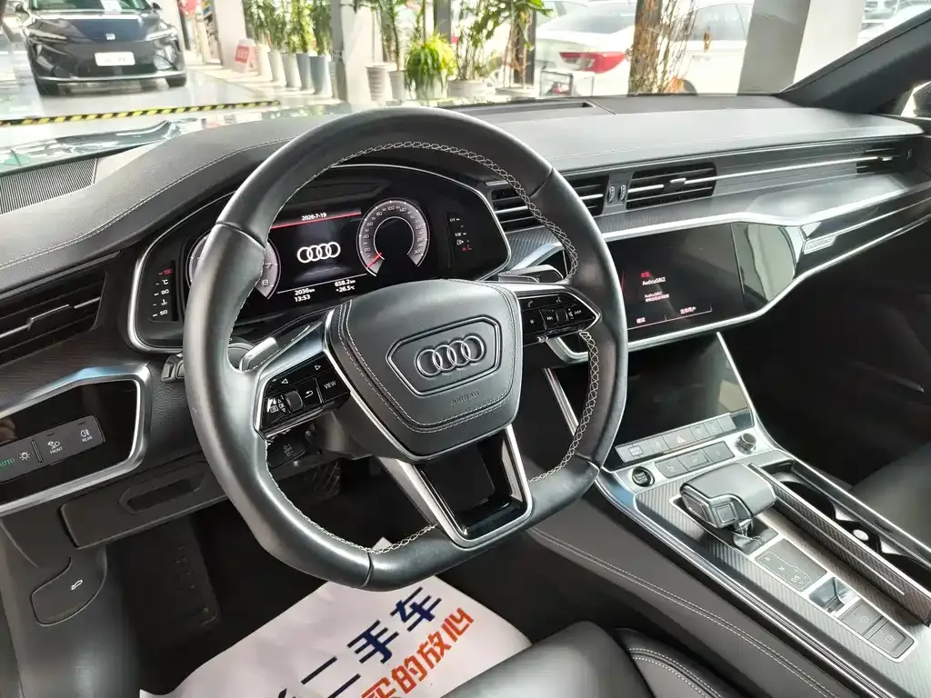 Audi A7L — фото 6