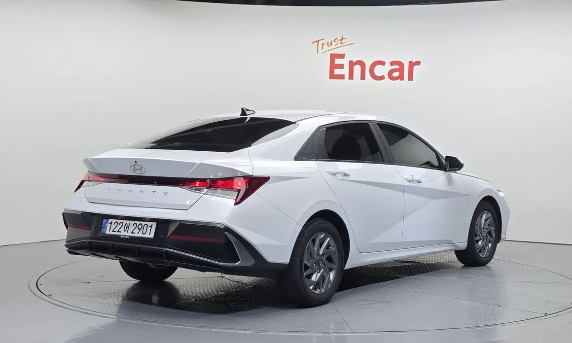 Hyundai AVANTE — фото 5